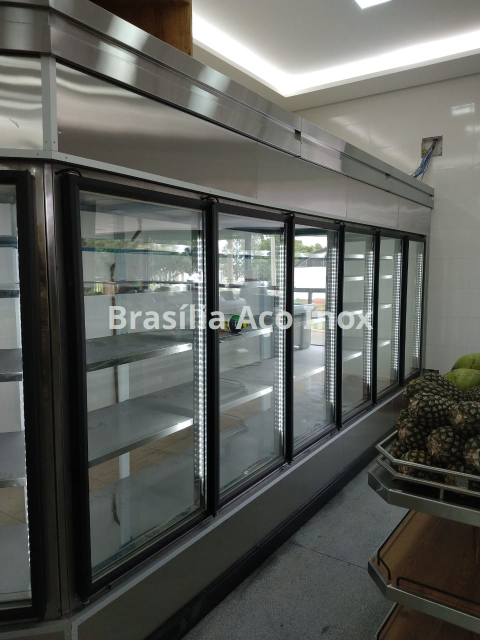 Câmara Fria Expositora. Walkin Cooler. Imagem 24